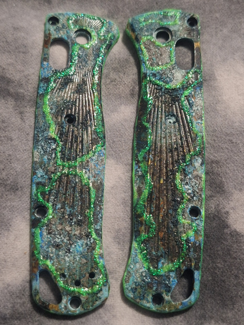 Hound Designs ☣️ Atomic Glow Shipwreck ☣️ After Market Benchmade Bugout 535 Brass Scales!
