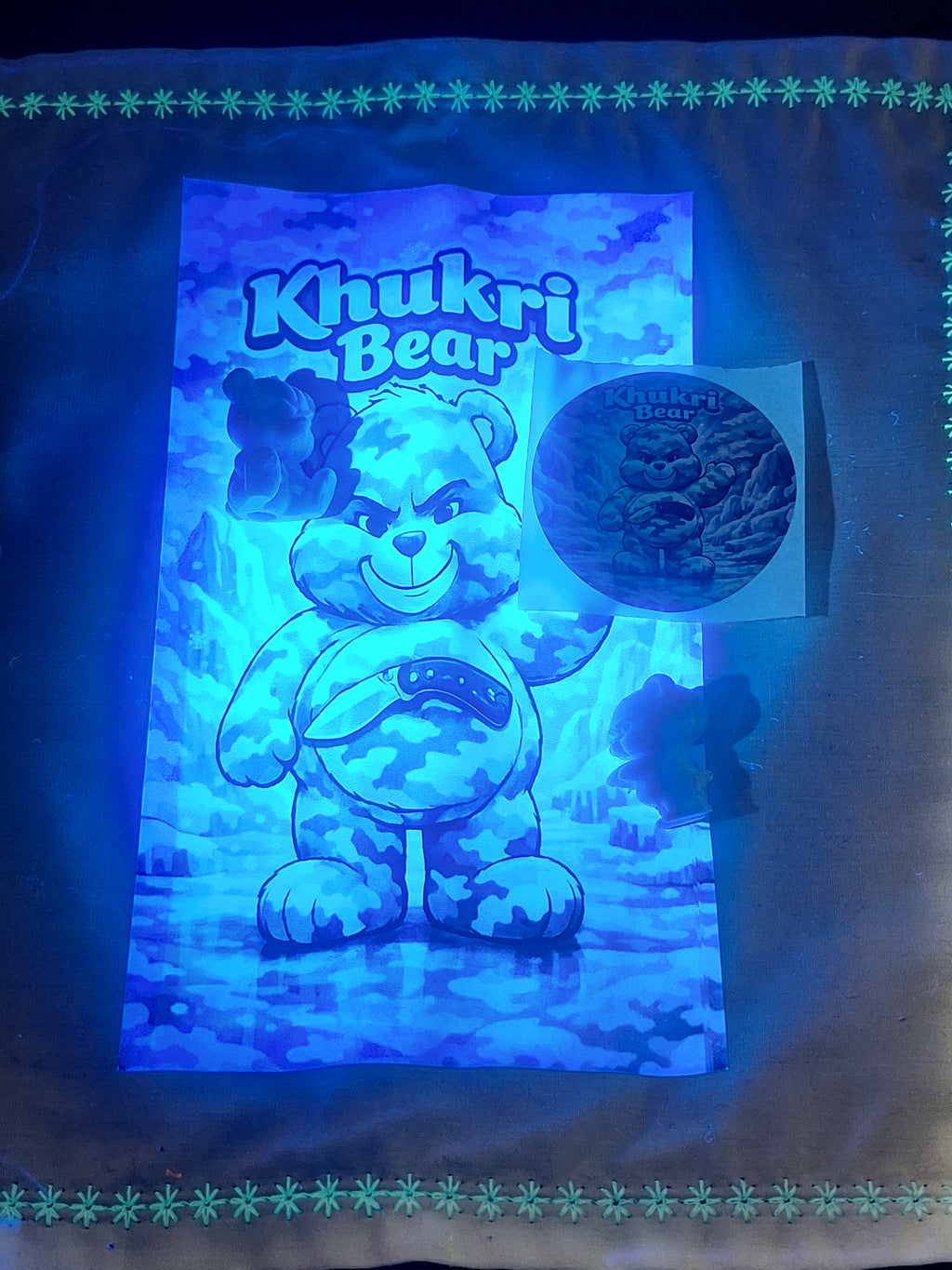 Hound Designs "Blade Bear" Glow Border EDC Hank with UV Beads