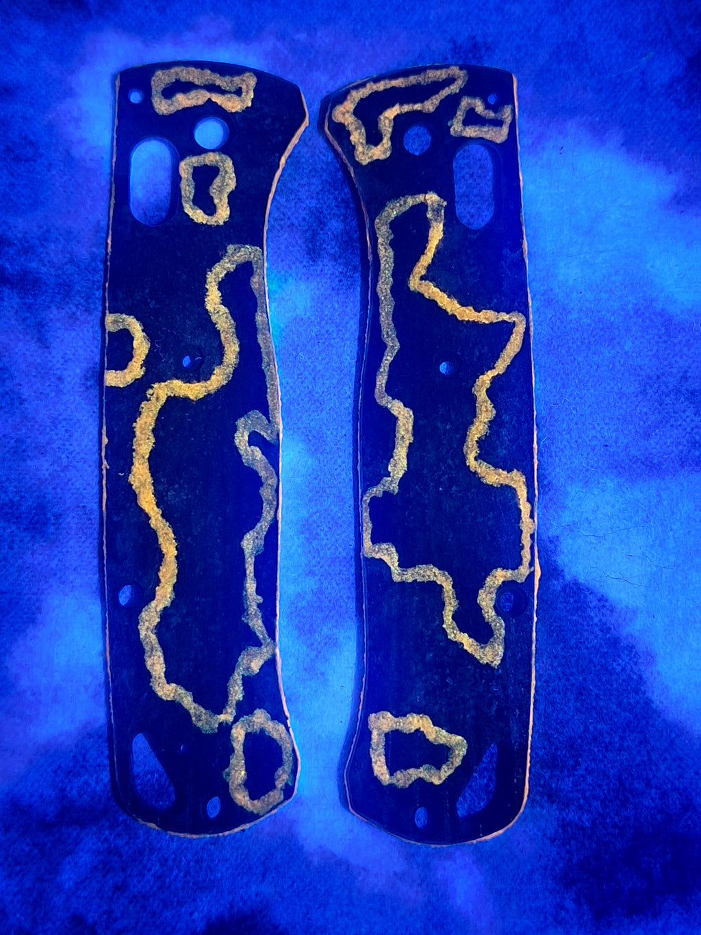 Hound Designs ☣️ Atomic Glow Shipwreck ☣️ After Market Benchmade Bugout 535 Brass Scales!