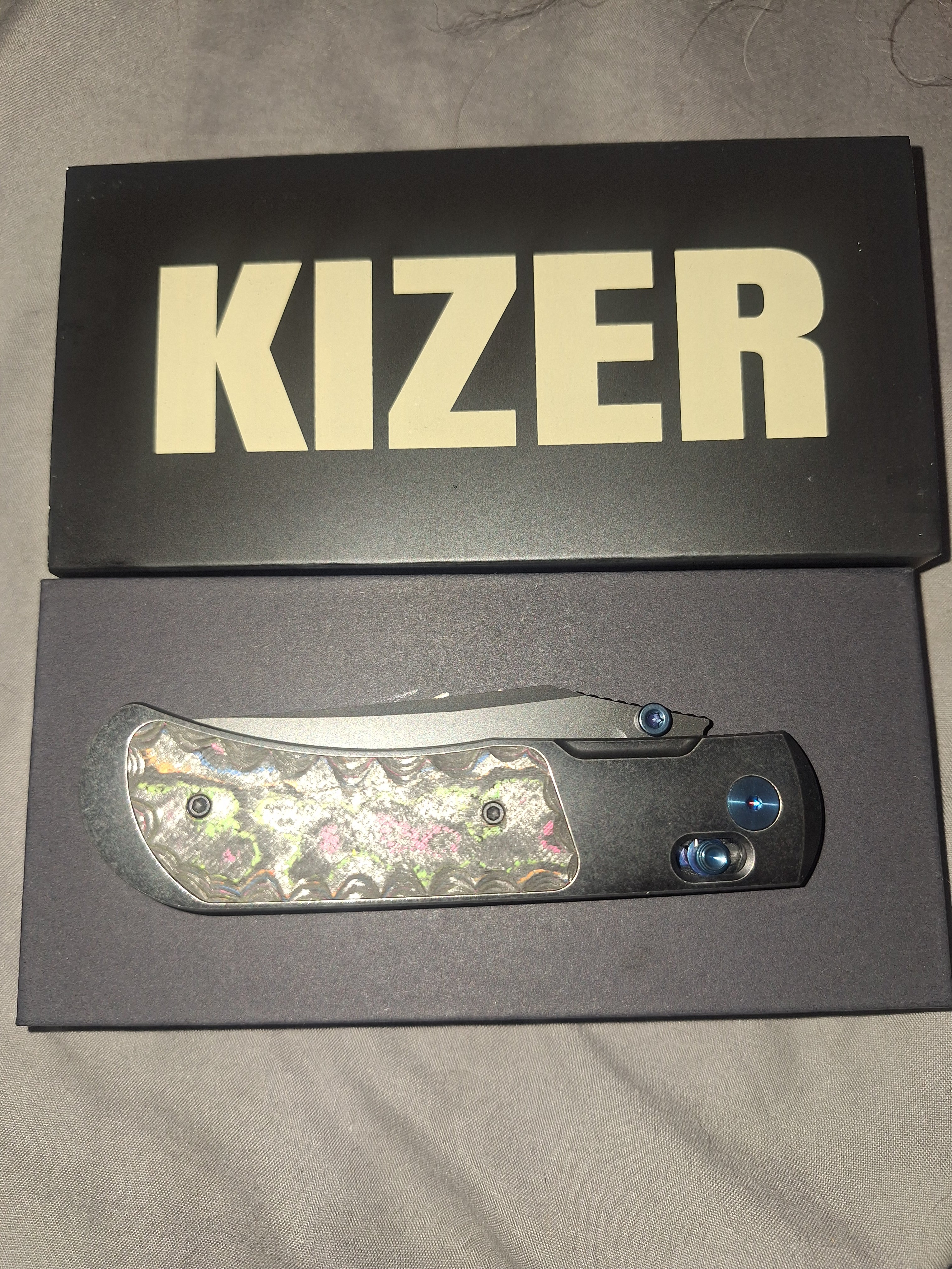 Kizer Tycho Clip Point - Black Titanium w/ 80s Camo Carbon inlays - Matte DLC Ultra S45VN BROP Exclusive