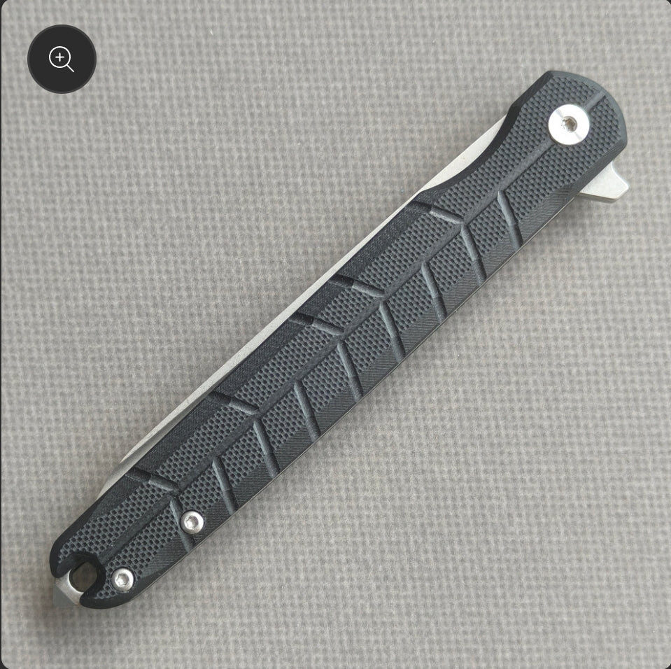 VORIXN Flipper Knife 2Cr13 & Carbon Fiber Handle (4.7" D2 Blade) KM001