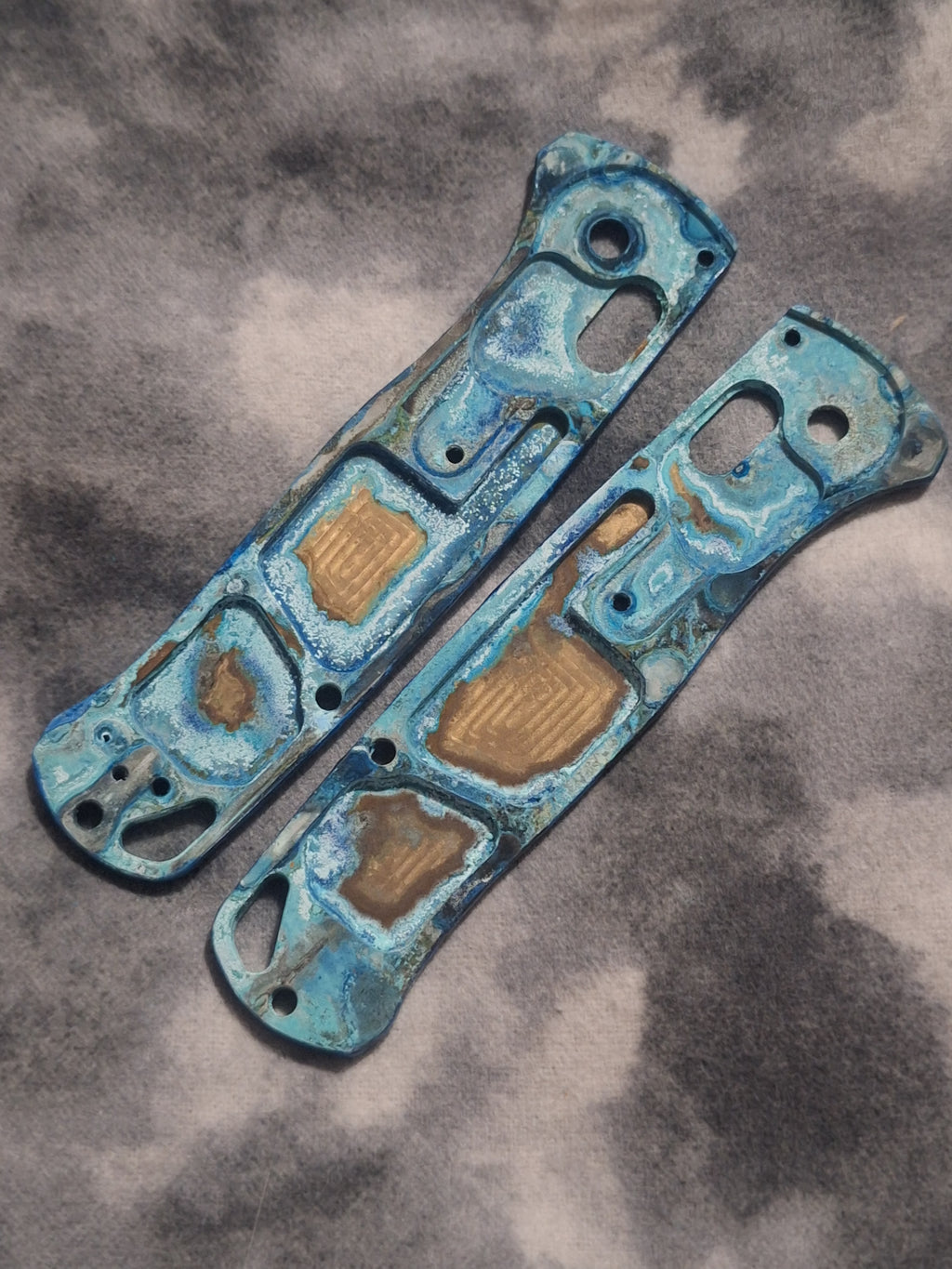 Hound Designs ☣️ Atomic Glow Shipwreck ☣️ After Market Benchmade Bugout 535 Brass Scales!