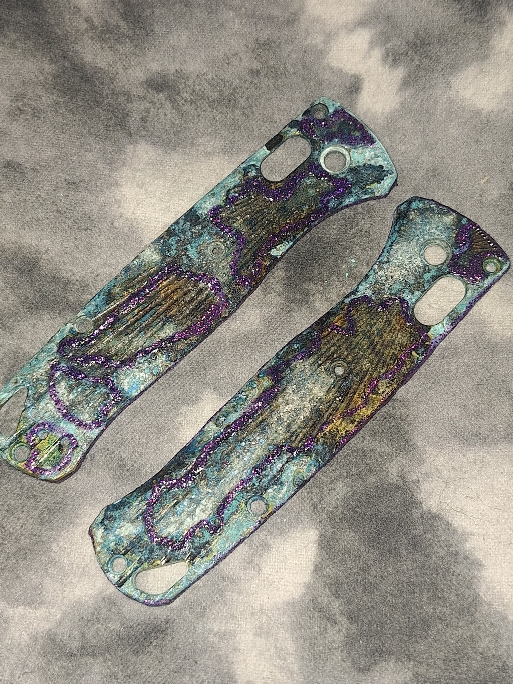 Hound Designs ☣️ Atomic Glow Shipwreck ☣️ After Market Benchmade Bugout 535 Brass Scales!