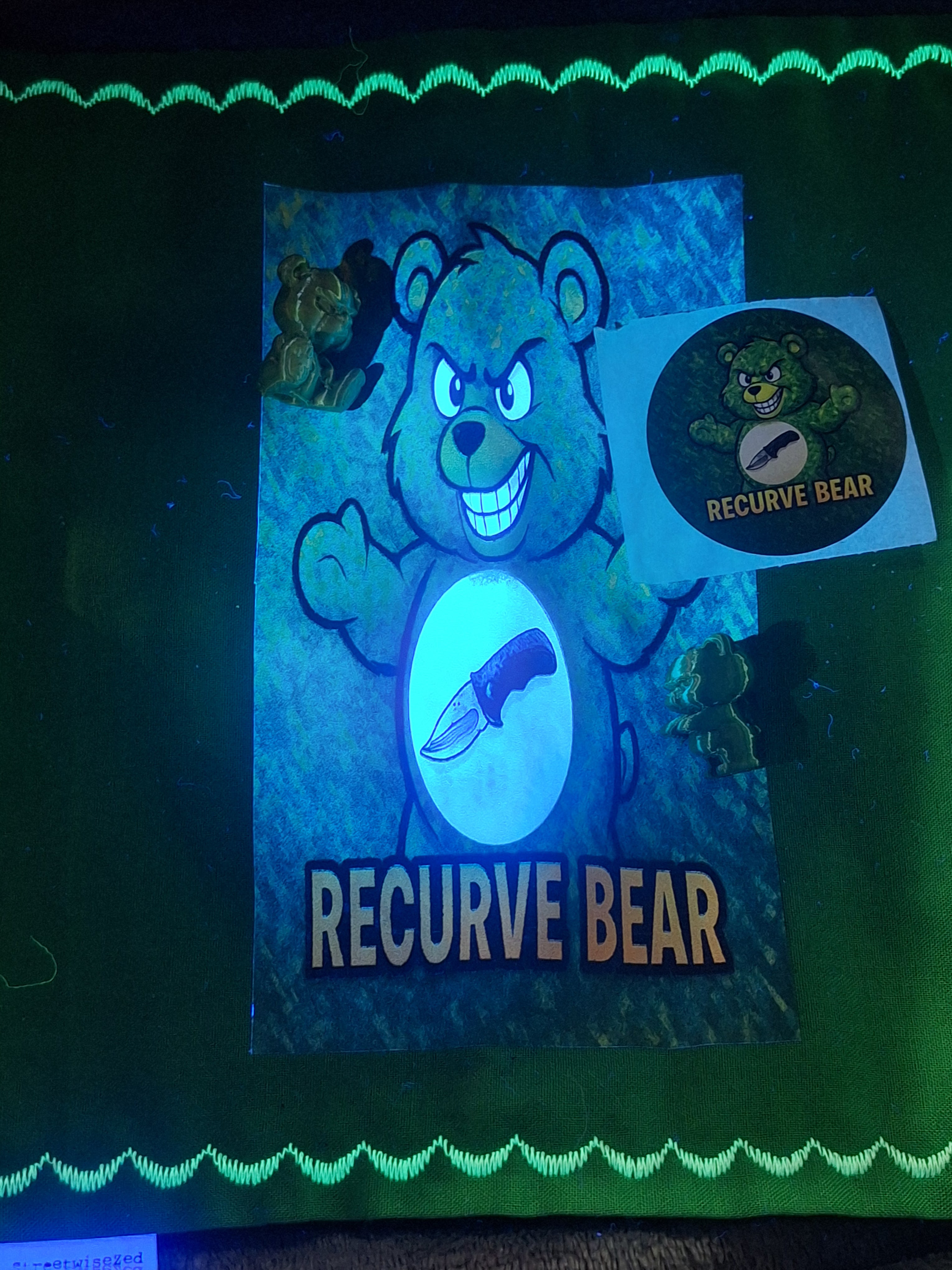Hound Designs "Blade Bear" Glow Border EDC Hank with UV Beads
