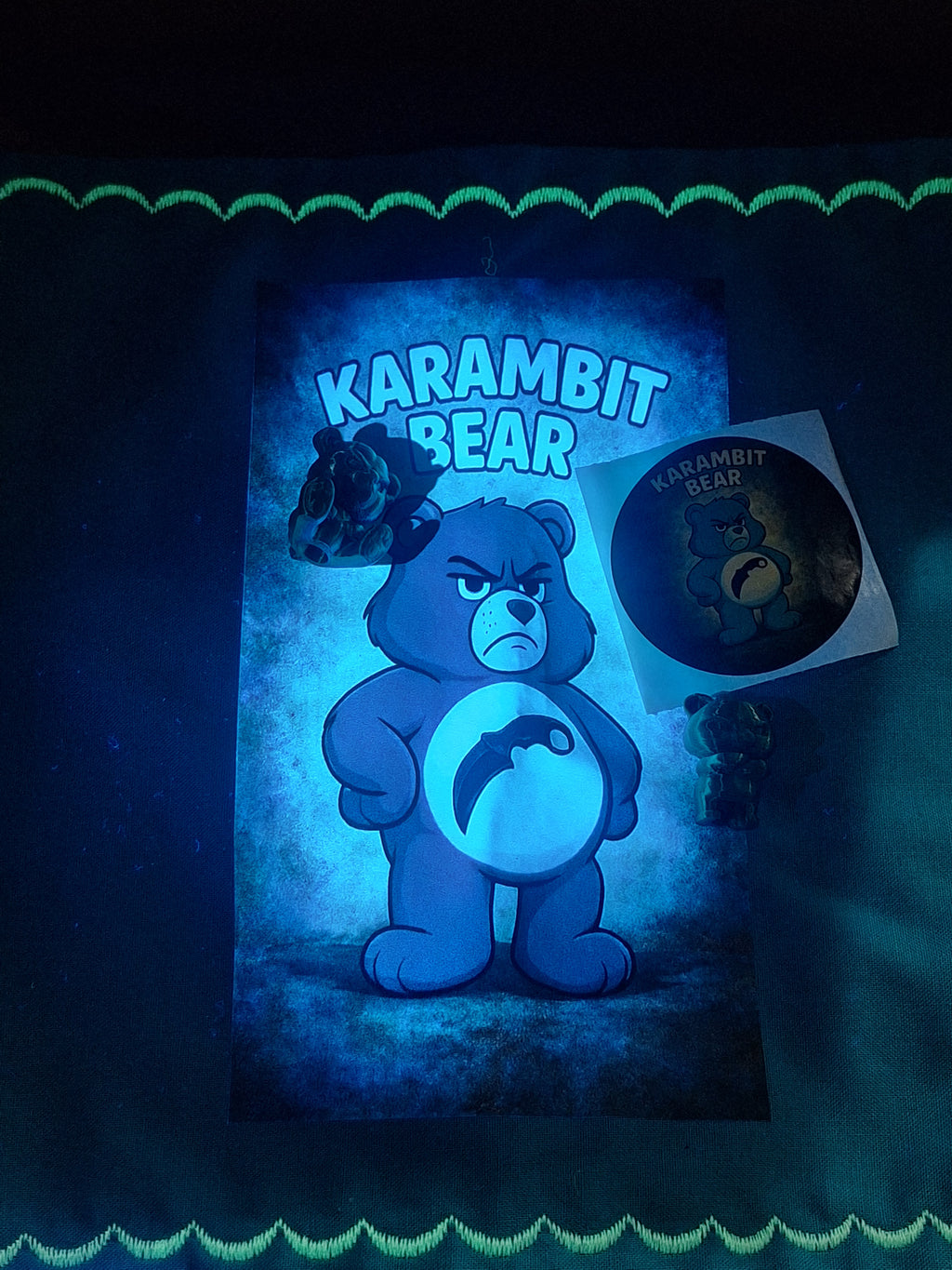 Hound Designs "Blade Bear" Glow Border EDC Hank with UV Beads